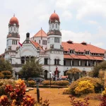 Wisata-Sejarah-Lawang_sewu_semarang